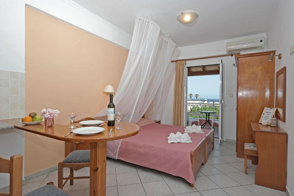 Theodosia Apartments room 3