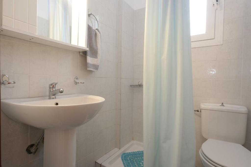 Theodosia Apartments room 5